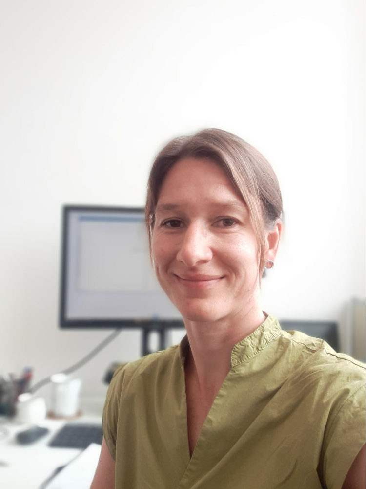What can X-rays reveal? A new GAČR project led by Associate Professor Muchová explores molecular behavior at the smallest scale