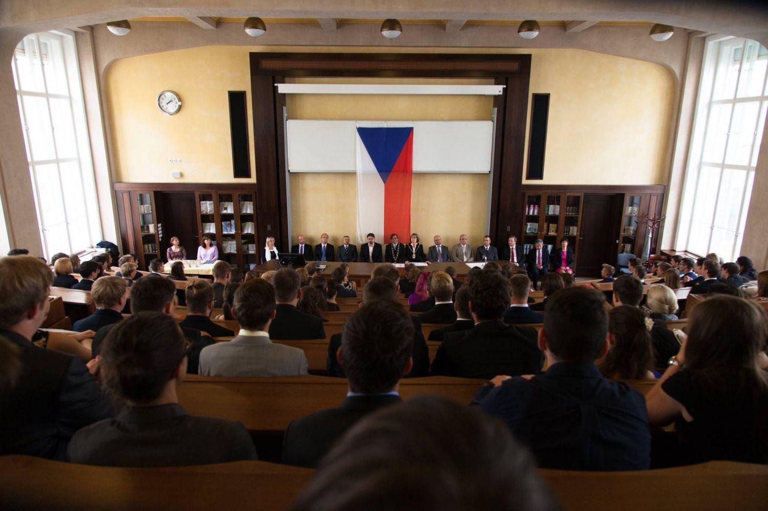 Imatrikulace nových bakalářů