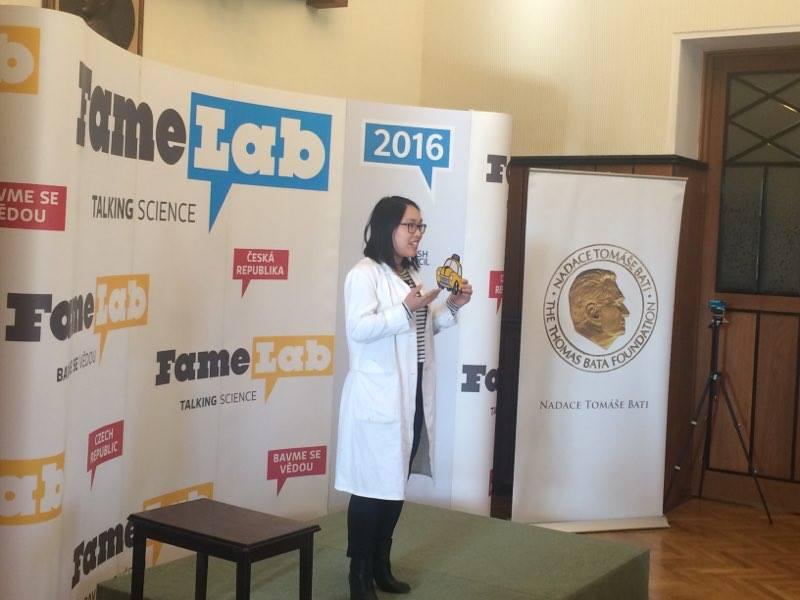 Dva studenti z naší fakulty ve finále soutěže FameLab!