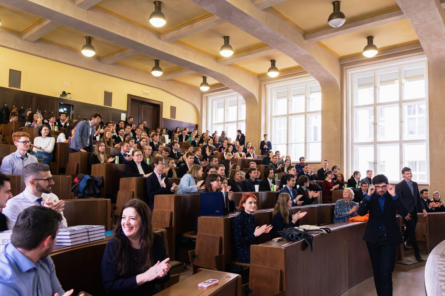 Studentská vědecká konference na FCHI