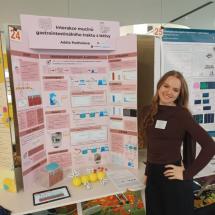  ◳ adela2 (jpg) → (ořez 215*215px)