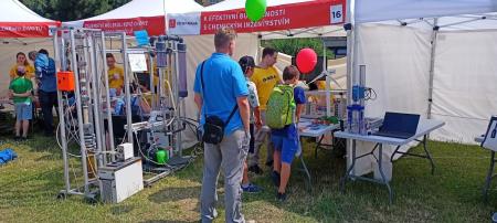  ◳ Vědafest1 (jpg) → (šířka 450px)
